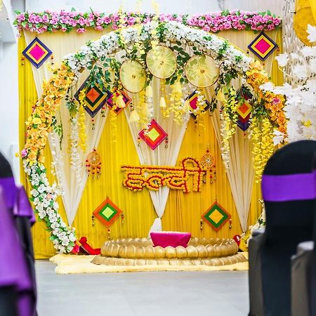 Caspia Hotel New Delhi Luaran gambar