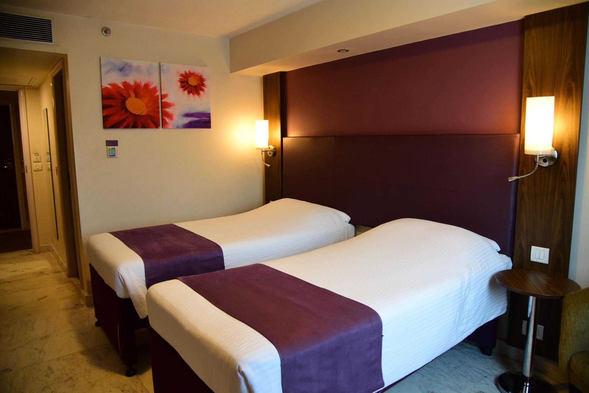 Caspia Hotel New Delhi Luaran gambar