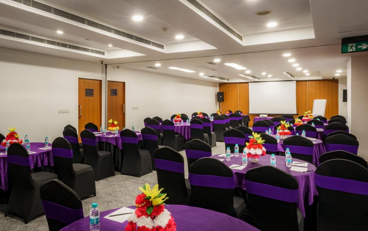 Caspia Hotel New Delhi Luaran gambar