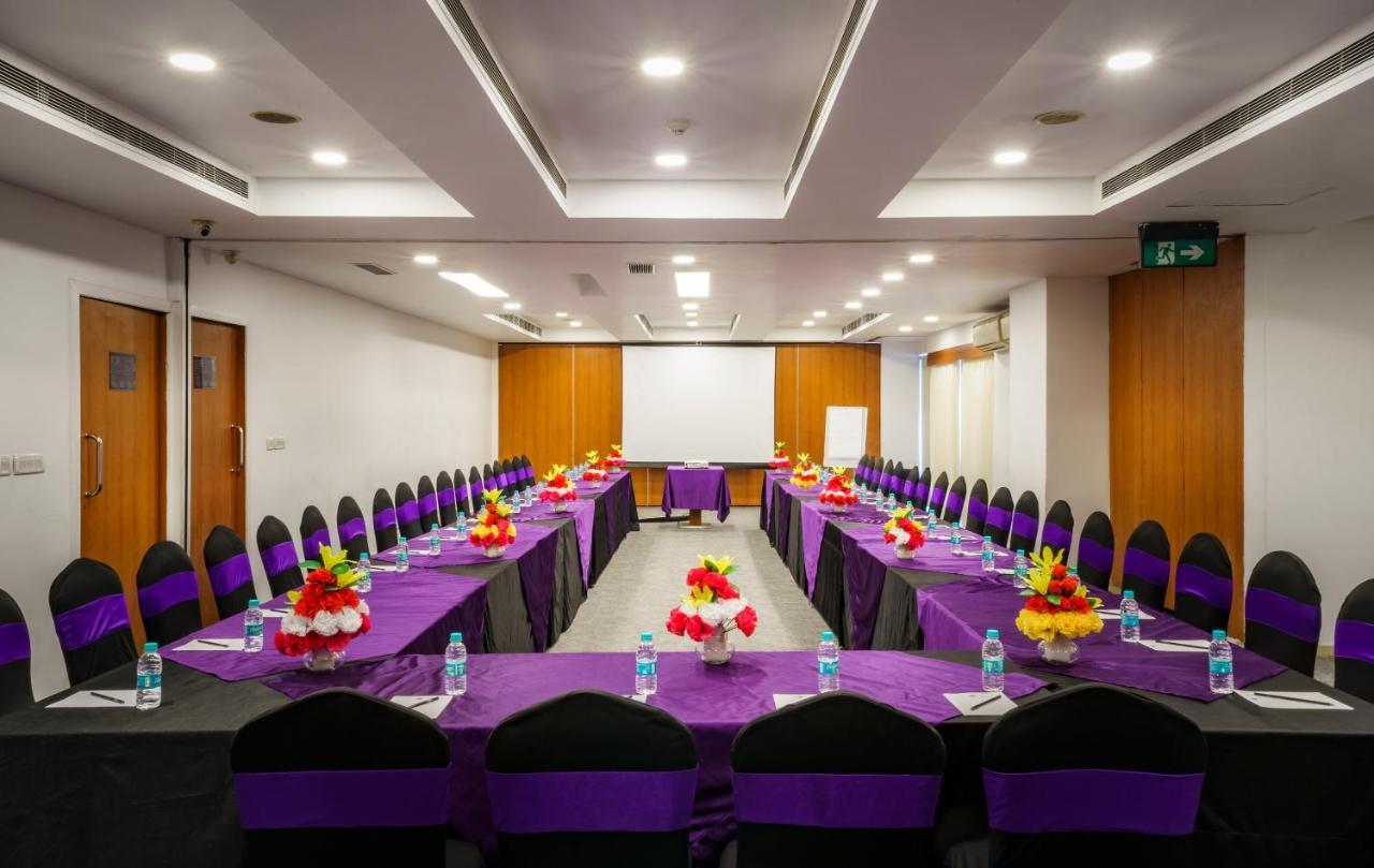 Caspia Hotel New Delhi Luaran gambar