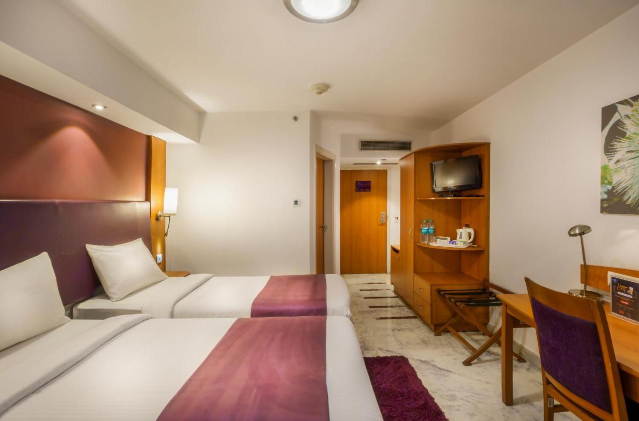 Caspia Hotel New Delhi Luaran gambar