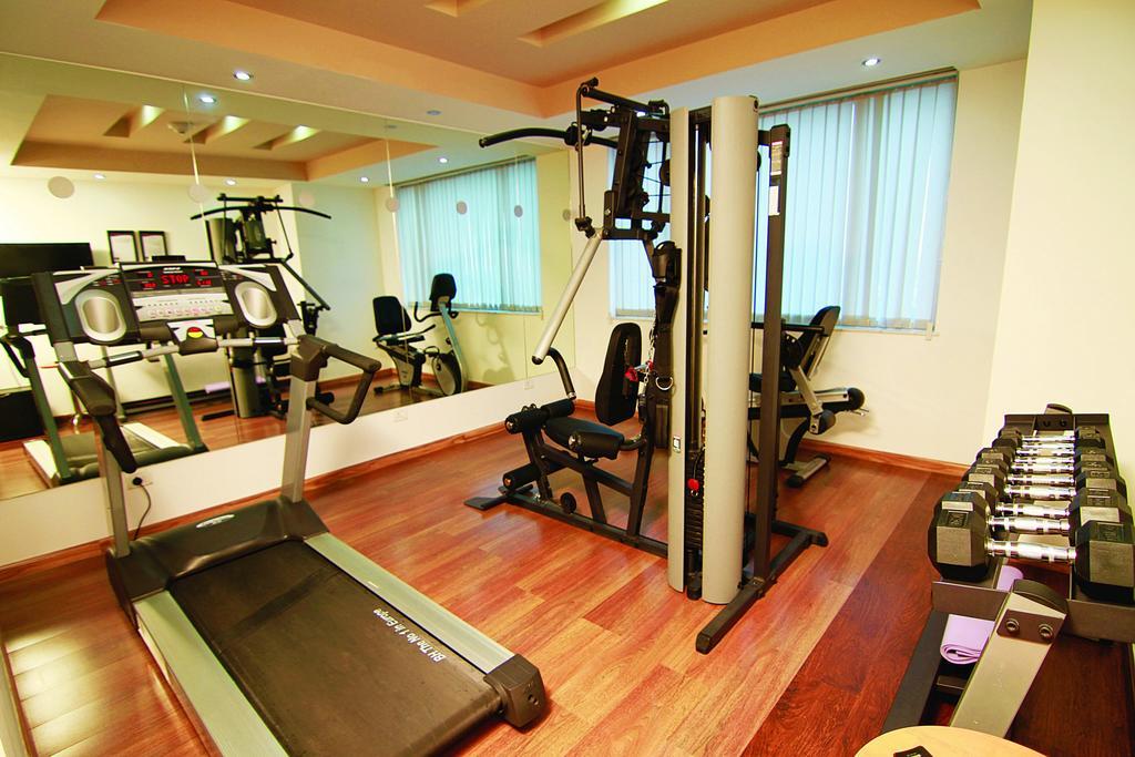 Caspia Hotel New Delhi Luaran gambar