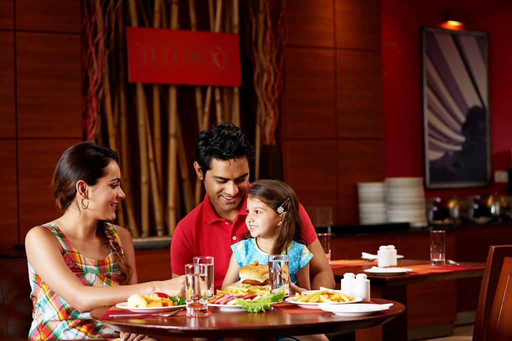 Caspia Hotel New Delhi Luaran gambar