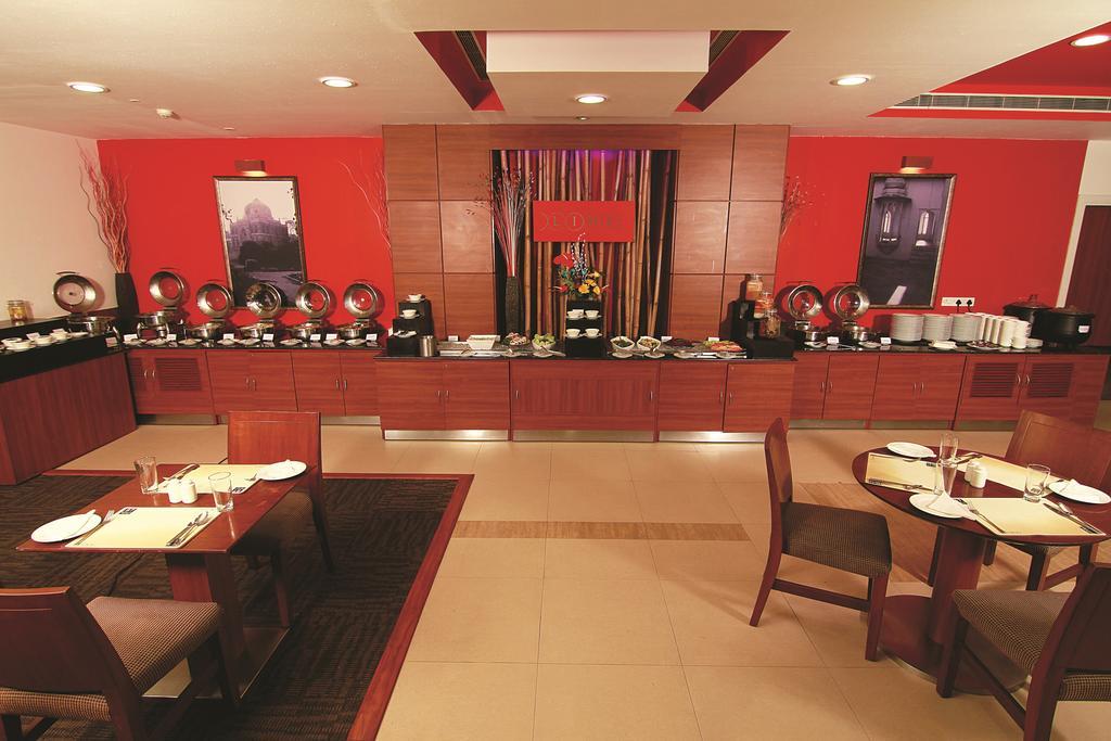 Caspia Hotel New Delhi Luaran gambar