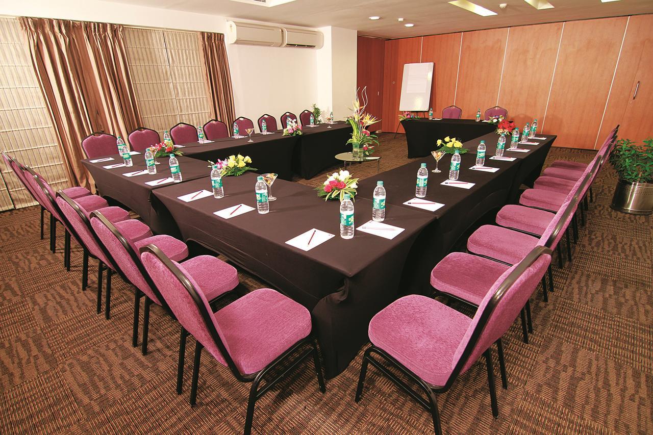 Caspia Hotel New Delhi Luaran gambar