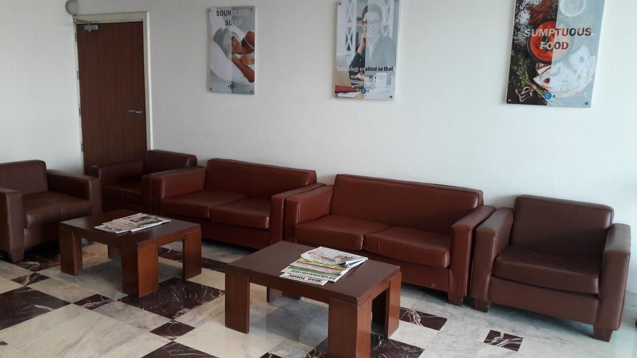 Caspia Hotel New Delhi Luaran gambar