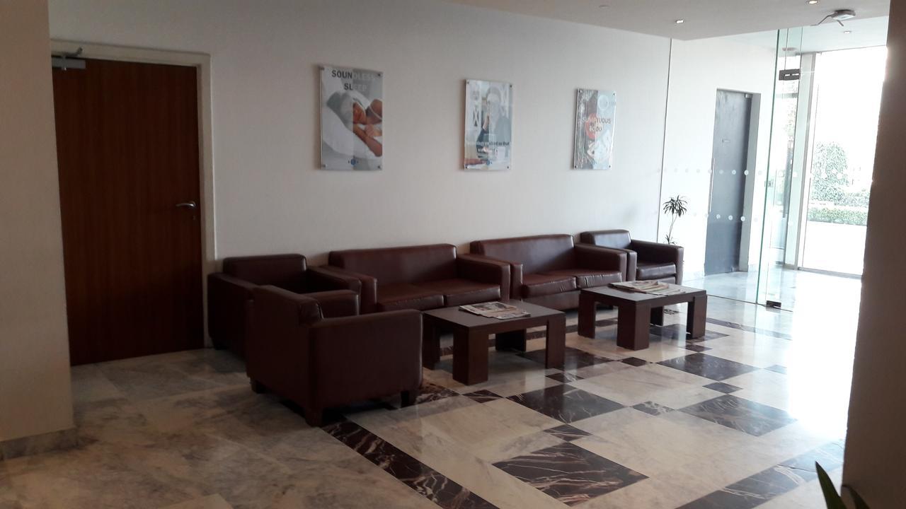 Caspia Hotel New Delhi Luaran gambar